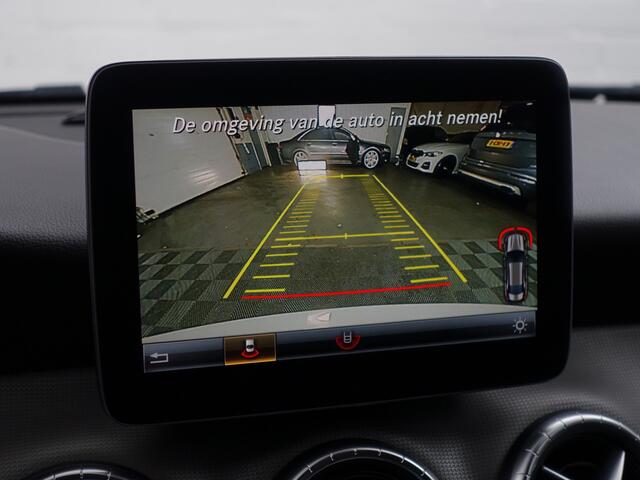 Mercedes-Benz CLA-KLASSE 180 AMG Premium Aut- Panoramadak, Camera, Sfeerverlichting, keyless, Stoelverwarming, Sport Interieur