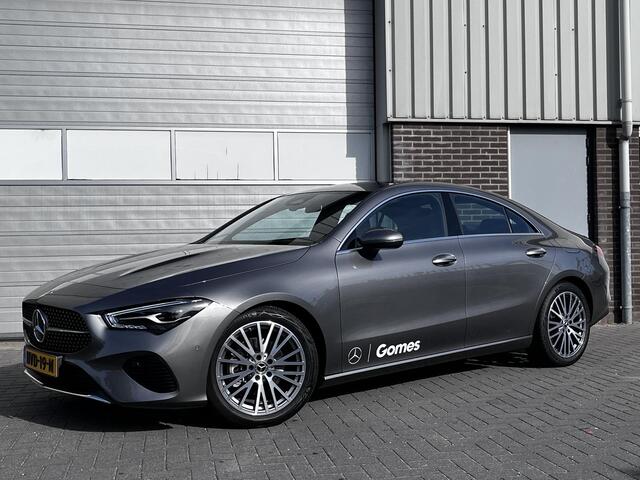 Mercedes-Benz CLA-KLASSE 180 Star Edition Luxury | Panoramadak | Apple CarPlay | Android Auto | Sierdelen Lindehout Zwart | Sfeerverlichting | Stoelverwarming | Achteruitrijcamera | Parkeersensoren | Elektrisch Inklapbare Buitenspiegels