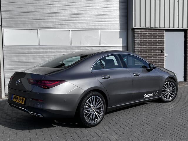 Mercedes-Benz CLA-KLASSE 180 Star Edition Luxury | Panoramadak | Apple CarPlay | Android Auto | Sierdelen Lindehout Zwart | Sfeerverlichting | Stoelverwarming | Achteruitrijcamera | Parkeersensoren | Elektrisch Inklapbare Buitenspiegels