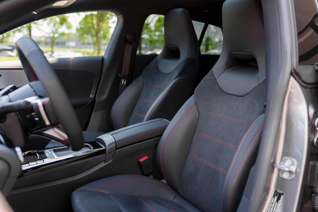 Mercedes-Benz CLA-KLASSE 250e Shooting Brake Business Solution AMG | Panoramaschuifdak | Burmester | Rijassistentiepakket | Night | Trekhaak