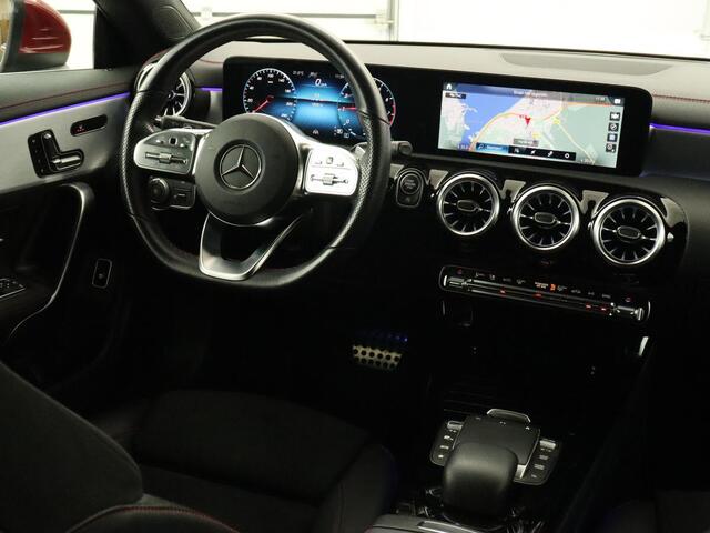 Mercedes-Benz CLA-KLASSE 200 Business Solution AMG | Panoramadak | Stoelverwarming | Adaptive cruise | Camera | Memory | Matrix LED | Keyless | Sfeerverlichting | Widescreen
