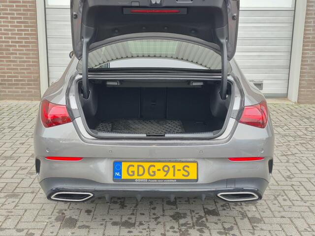Mercedes-Benz CLA-KLASSE 180 AMG Line | Panoramadak | Nightpakket |