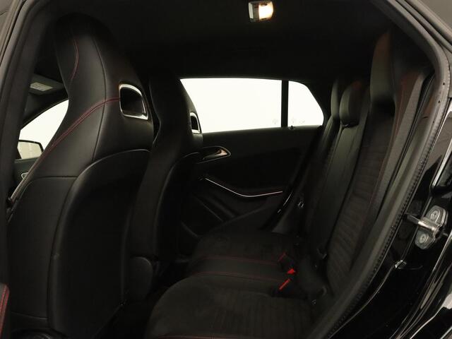 Mercedes-Benz CLA-KLASSE Shooting Brake 180 | Trekhaak | Camera | Navigatie | Leder | LED | Cruise control | Sportstoelen | LMV 18 inch