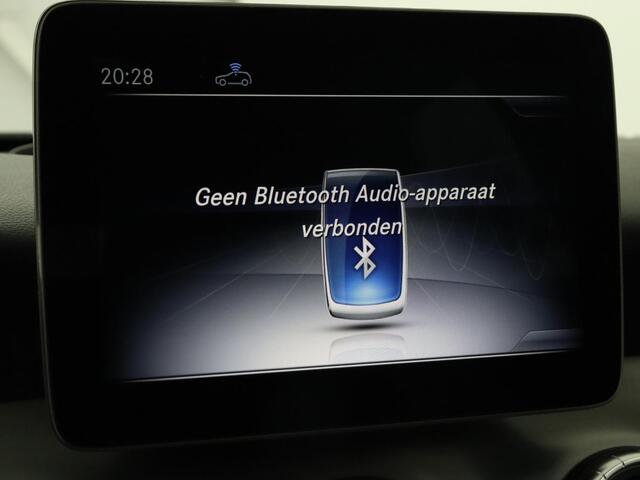 Mercedes-Benz CLA-KLASSE Shooting Brake 180 | Trekhaak | Camera | Navigatie | Leder | LED | Cruise control | Sportstoelen | LMV 18 inch