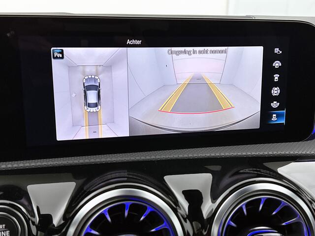Mercedes-Benz CLA-KLASSE 200 AMG-Line | Night pakket | Panorama Schuif/kanteldak | Memory Seats | Head-Up Display | Rijassistentie pakket | 360 Camera | Sfeerverlichting Inclusief 24 maanden MB Certified garantie voor Europa.