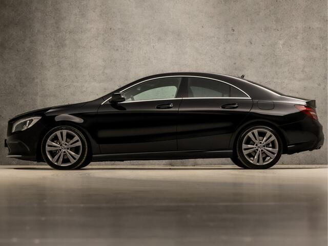 Mercedes-Benz CLA-KLASSE 180 Sport (GROOT NAVIGATIE, CAMERA, ZWART HEMEL, STOELVERWARMING, GETINT GLAS, HALF LEDER, XENON, GETINT GLAS, KEYLESS START, WITTE STIKSELS,