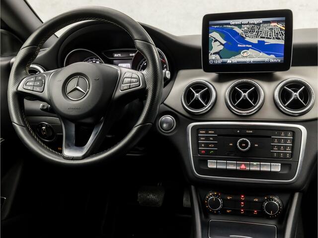 Mercedes-Benz CLA-KLASSE 180 Sport (GROOT NAVIGATIE, CAMERA, ZWART HEMEL, STOELVERWARMING, GETINT GLAS, HALF LEDER, XENON, GETINT GLAS, KEYLESS START, WITTE STIKSELS,