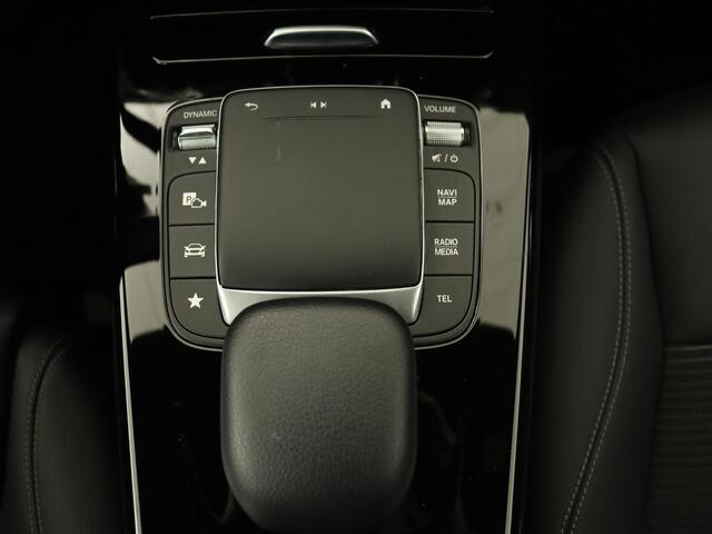 Mercedes-Benz CLA-KLASSE Shooting Brake 250 e AMG Line | Half Leder | Carplay | Stoelverwarming | Camera | LED | Navigatie | Adaptive Cruise