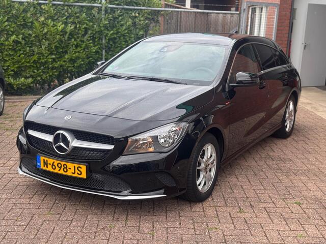 Mercedes-Benz CLA-KLASSE Shooting Brake 180 Prestige limited edition
