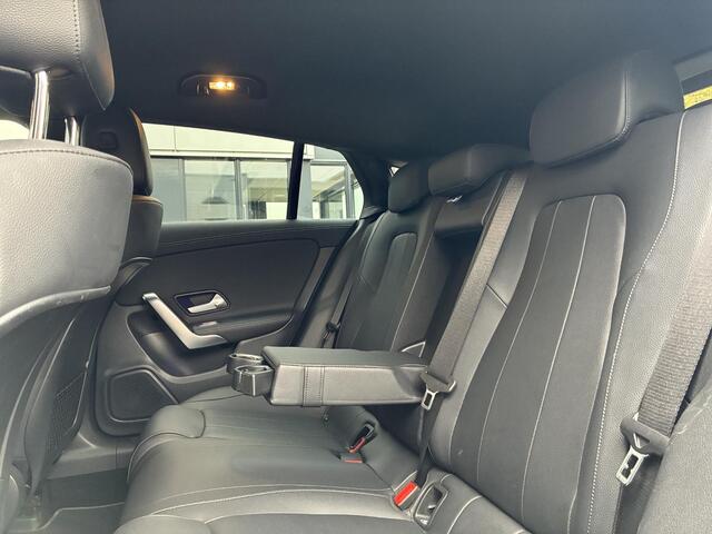 Mercedes-Benz CLA-KLASSE Shooting Brake | Trekhaak | Sfeerverlichting | 200 Luxury Line