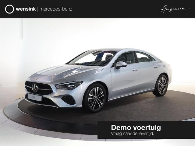 Mercedes-Benz CLA-KLASSE 180 Star Edition LIMITED | Stoelverwarming | Achteruitrijcamera | LED koplampen | MBUX |