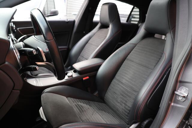 Mercedes-Benz CLA-KLASSE Shooting Brake 180 AMG | Panoramadak | Camera | Stoelverwarming | Navigatie | Bi-Xenon | Facelift | Trekhaak afneembaar | F1 Flippers | NAP Logisch | Nieuwe APK