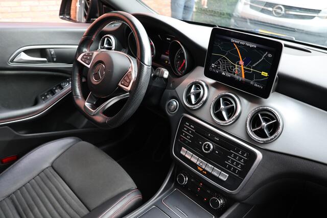 Mercedes-Benz CLA-KLASSE Shooting Brake 180 AMG | Panoramadak | Camera | Stoelverwarming | Navigatie | Bi-Xenon | Facelift | Trekhaak afneembaar | F1 Flippers | NAP Logisch | Nieuwe APK