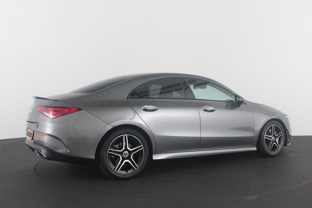 Mercedes-Benz CLA-KLASSE AMG Line > Night-pakket/Sfeer/Camera/Midline Audio...