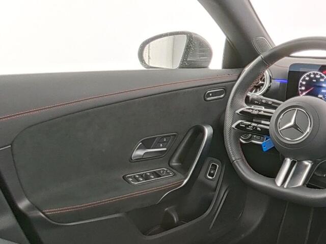 Mercedes-Benz CLA-KLASSE Shooting Brake 250 e AMG Plug-In Hybride AMG Line | Panorama Schuif-Kanteldak | Trekhaak | Sfeerverlichting | Dodehoek Assist | Stuur en Stoelverwaming. Inclusief 24 maanden MB Certified garantie voor Europa.