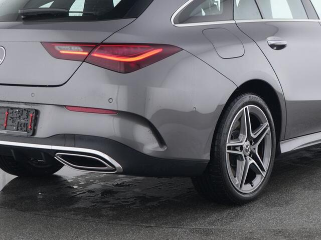 Mercedes-Benz CLA-KLASSE Shooting Brake 250 e AMG Plug-In Hybride AMG Line | Panorama Schuif-Kanteldak | Trekhaak | Sfeerverlichting | Dodehoek Assist | Stuur en Stoelverwaming. Inclusief 24 maanden MB Certified garantie voor Europa.