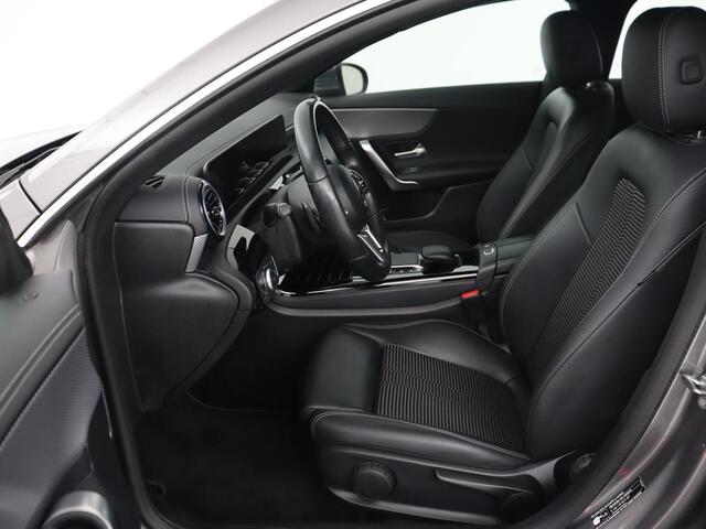 Mercedes-Benz CLA-KLASSE Shooting Brake 250e Urban | Carplay | Park Assist | Navigatie | Camera | DAB | Half leder | Full LED | PHEV | Plug In