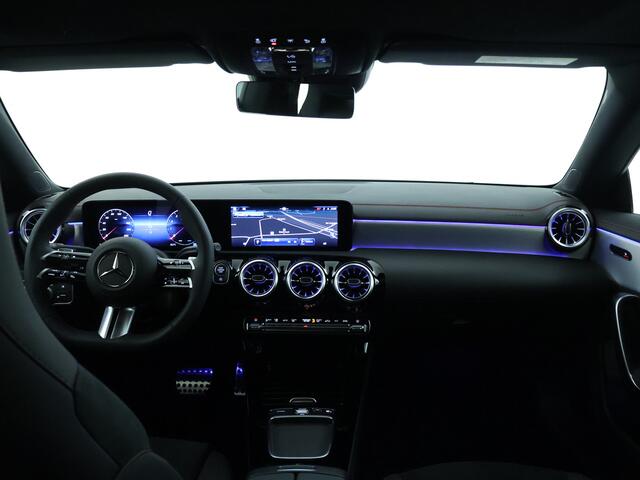 Mercedes-Benz CLA-KLASSE Shooting Brake 180 AMG Line LIMITED | Nightpakket | Parkeerpakket met achteruitrijcamera | KEYLESS GO | Dodehoekassistent | USB pakket plus | EASY PACK achterklep | MULTIBEAM LED | Verwarmde stoelen vooraan |