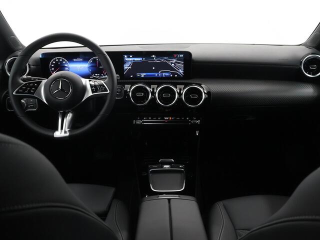 Mercedes-Benz CLA-KLASSE Shooting Brake 250e Star Edition | Navigatie | Parkeerassistent PARKTRONIC | EASY PACK achterklep | USB pakket plus | Stoelverwarming
