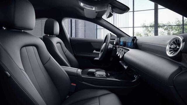 Mercedes-Benz CLA-KLASSE 180 Luxury Line | Distronic | Apple Carplay | Stoelverwarming | Widescreen |