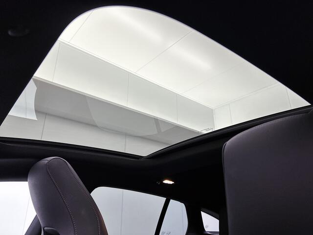 Mercedes-Benz CLA-KLASSE Shooting Brake 180 AMG Line | Panoramadak | Achteruitrijcamera | Nightpakket | Sfeerverlichting | Inclusief 24 maanden MB Certified garantie voor Europa.