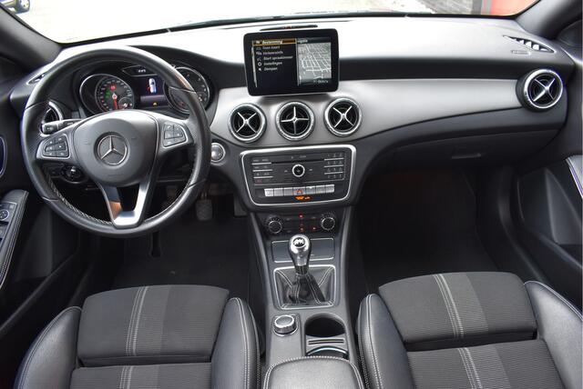 Mercedes-Benz CLA-KLASSE Shooting Brake 180 d Business Solution Elek. trekhaak, Camera, Stoelverwarming, Sportstoelen