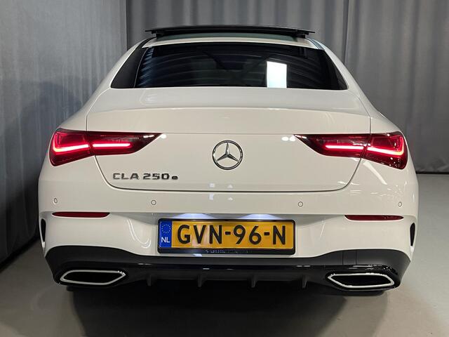 Mercedes-Benz CLA-KLASSE 250 e AMG Line FACELIFT 19"/Panoramadak/Matrix LED/Stoel + stuurverwarming/Apple Carplay & Android Auto/Adaptieve cruise/Dodehoek