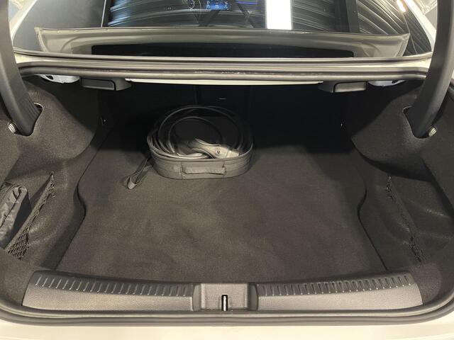 Mercedes-Benz CLA-KLASSE 250 e AMG Line FACELIFT 19"/Panoramadak/Matrix LED/Stoel + stuurverwarming/Apple Carplay & Android Auto/Adaptieve cruise/Dodehoek