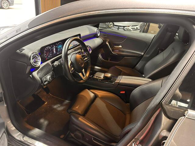Mercedes-Benz CLA-KLASSE 180 Luxury Line stoelverwarming/Ambilight/Navi/Dealeronderhouden