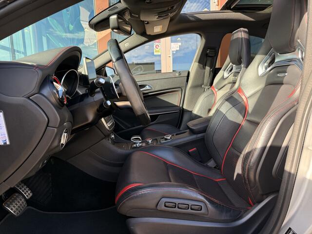 Mercedes-Benz CLA-KLASSE AMG 45 4MATIC MATGRIJS | Leder | Pano | Schaalstoelen | Harman / Kardon | Apple Carplay | Achteruitrijcamera