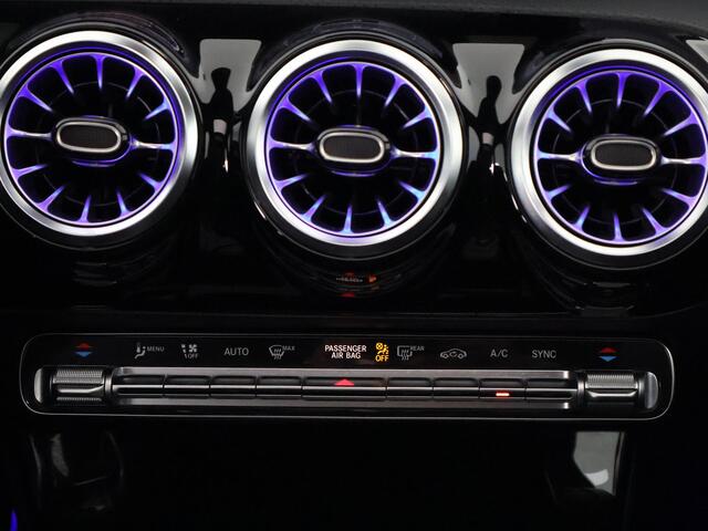 Mercedes-Benz CLA-KLASSE Shooting Brake 200 Business Solution AMG Automaat | Wide-Screen | Schuif-/Kanteldak | Navigatie | Camera |