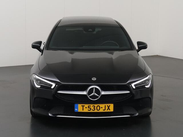 Mercedes-Benz CLA-KLASSE Shooting Brake 180 Luxury | Panoramadak | Distronic | Getint glas | Stoelverwarming |