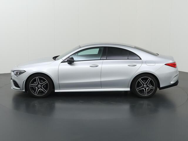 Mercedes-Benz CLA-KLASSE 180 Business Solution AMG | Night | Trekhaak | Stoelverwarming | Widescreen | Achteruitrijcamera |