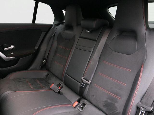 Mercedes-Benz CLA-KLASSE Shooting Brake 250e Aut. Business Sol. AMG | Panorama | Burmester | Designo Magno | Sfeer Verlichting |