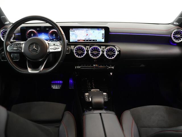 Mercedes-Benz CLA-KLASSE Shooting Brake 250 e AMG | Burmester 3D | Rij assistentie pakket | Easy Pack achterklep | Donker getint glas | Sfeerverlichting | Apple Carplay