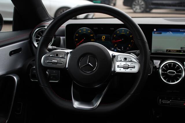 Mercedes-Benz CLA-KLASSE 250 e Business Solution AMG Limited / Panoramadak / Camera / Sfeerverlichting / CarPlay / 18'' / Navigatie / Stoelverwarming / DAB / Cruise Control