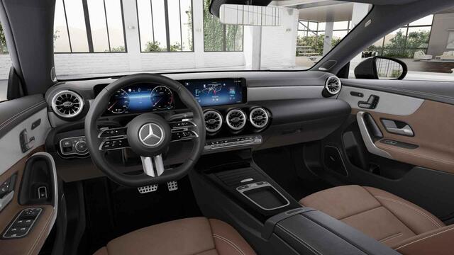 Mercedes-Benz CLA-KLASSE 180 AMG Line | Panoramadak | Memory | 360 graden camera | Headup | Sfeerverlichting | Keyless |