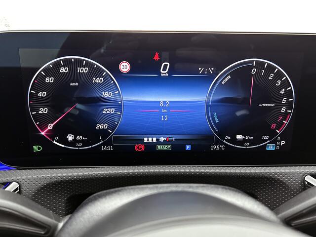 Mercedes-Benz CLA-KLASSE 250 e Business Solution AMG | Nightpakket | Dodehoekassistent | Smartphone integratie | Multibeam LED | Panoramaschuifdak | Stoelverwarming voor | KEYLESS GO |