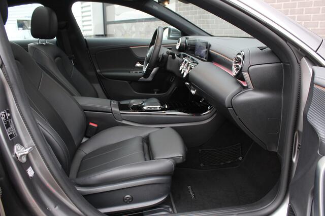 Mercedes-Benz CLA-KLASSE 200 Business Solution Luxury / Panoramadak / N.A.P.