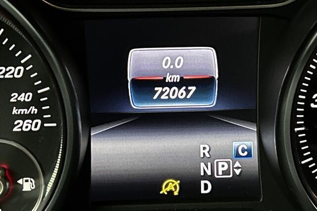 Mercedes-Benz CLA-KLASSE Shooting Brake 200 Prestige | Leder | Stoelverwarming | LED | Camera | Trekhaak