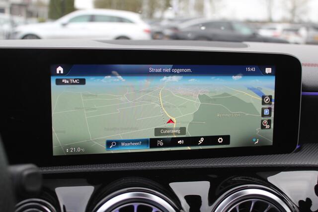 Mercedes-Benz CLA-KLASSE Shooting Brake 200 Business Solution AMG / Trekhaak / Panoramadak / Camera / Memory seats / Keyless / 18'' / Sfeerverlichting / Matrix LED / Navigatie / Stoelverwarming / Cruise Control