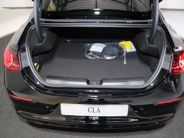 Mercedes-Benz CLA-KLASSE 250+ Launch Edition 85 kWh | Night | Panoramadak | Stoelverwarming | DISTRONIC | Achteruitrijcamera | Dodehoekassistent | Trekhaak |