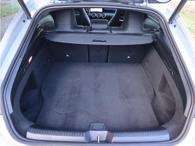 Mercedes-Benz CLA-KLASSE Shooting Brake 250 e Star Edition AMG Line | Panoramadak | Trekhaak | Navigatie | Camera | LED | Multispaak | Automaat