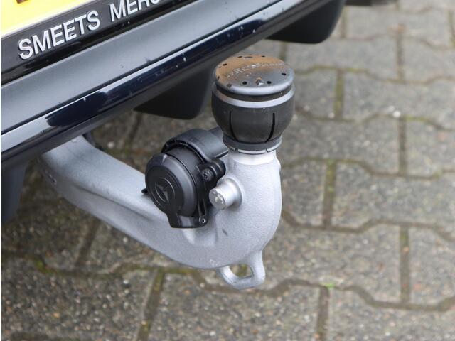 Mercedes-Benz CLA-KLASSE Shooting Brake 180 Business Solution AMG | Panoramadak | Dodehoekassistent | Memory Seats | HUD | Burmester | LED | 360 camera | Automaat