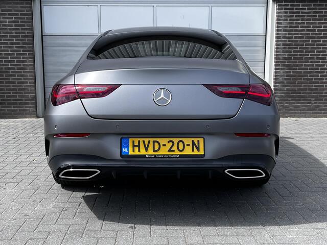 Mercedes-Benz CLA-KLASSE 180 Star Edition AMG | Matgrijs | Panoramadak | Night Pakket | Burmester Surround Sound | Dodehoekassistent | Apple CarPlay | Android Auto | Sfeerverlichting | Stoelverwarming | Achteruitrijcamera | Elektrisch Inklapbare Buitenspiegels