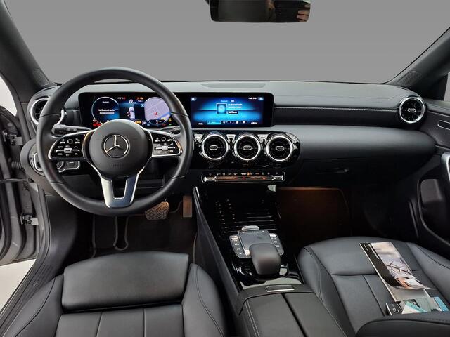 Mercedes-Benz CLA-KLASSE Shooting Brake 250 e Luxury Line 1e-Eig. & Dealer-Onderh. BOVAG-Garantie. NL-Auto.