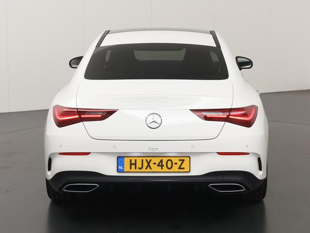 Mercedes-Benz CLA-KLASSE 180 AMG Line | Panoramadak | Sfeerverlichting | Nightpakket | Stoelverwarming | Multimedia Systeem Groot |