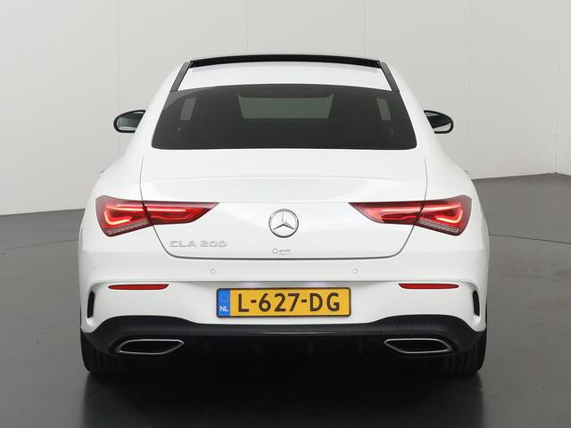 Mercedes-Benz CLA-KLASSE 200 Business Solution AMG | Night | Panoramadak | Memory | Keyless | Multibeam | Stoelverwarming | Sfeerverlichting |