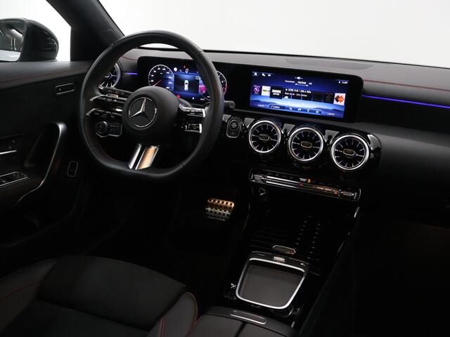 Mercedes-Benz CLA-KLASSE Shooting Brake 180 Star Edition AMG Line LIMITED | Panoramaschuifdak | Night | Achteruitrijcamera