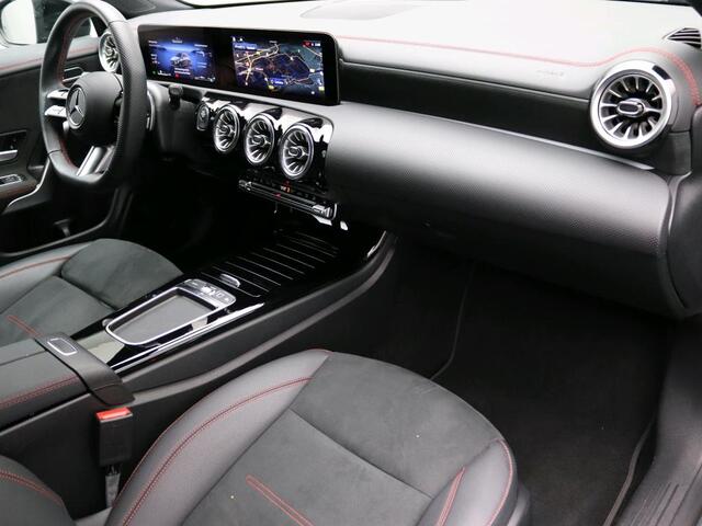 Mercedes-Benz CLA-KLASSE Shooting Brake 250 e Star Edition AMG Line | Night Pakket | Sfeerverlichting | Ledkoplampen | Apple CarPlay | Keyless-Go | Inclusief 24 maanden MB Certified garantie voor Europa.